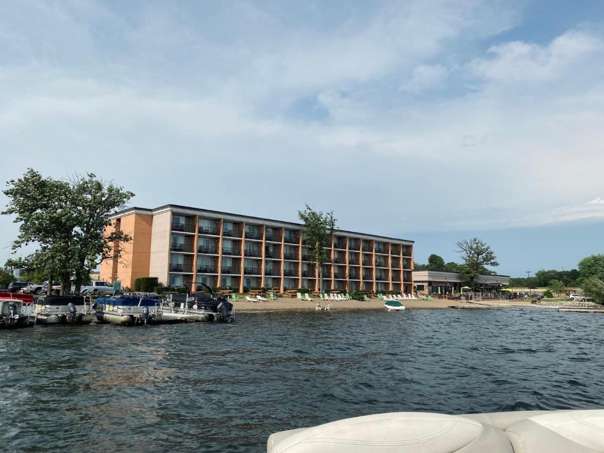 Holiday Inn Detroit Lakes By Ihg Exterior photo