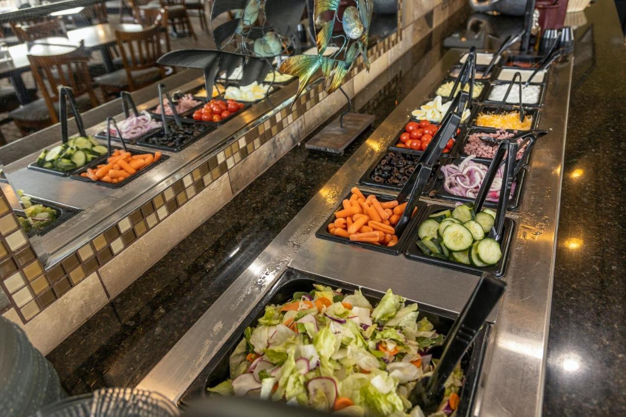 Holiday Inn Detroit Lakes By Ihg Exterior photo