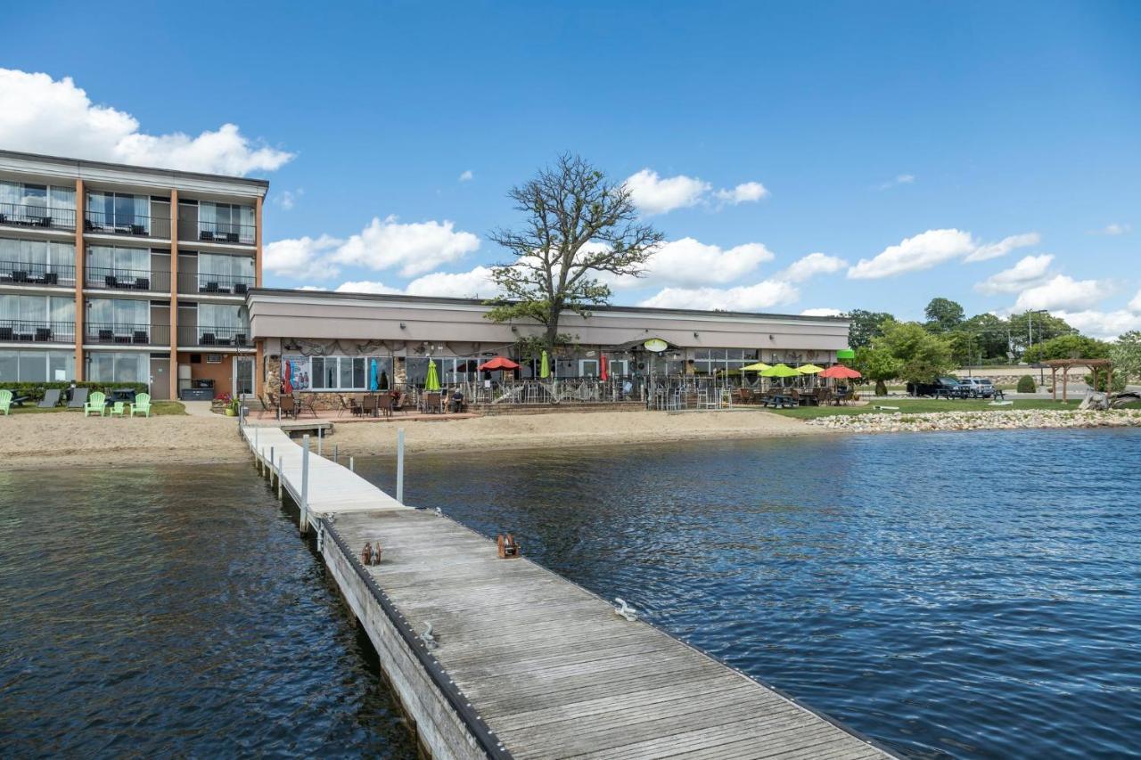 Holiday Inn Detroit Lakes By Ihg Exterior photo