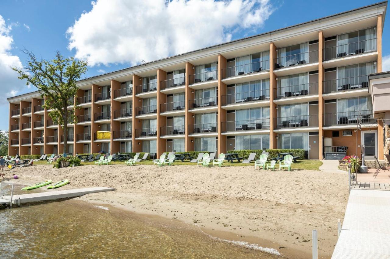 Holiday Inn Detroit Lakes By Ihg Exterior photo