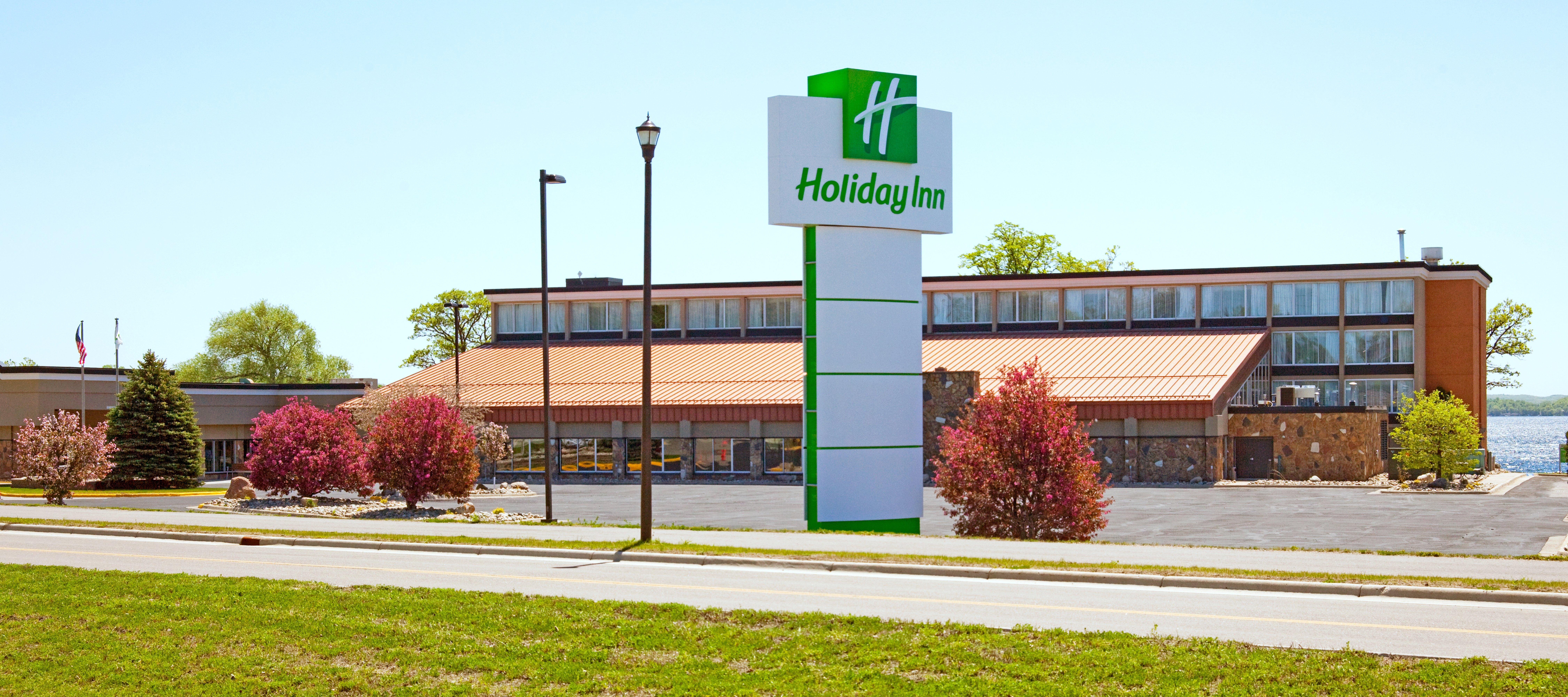 Holiday Inn Detroit Lakes By Ihg Exterior photo