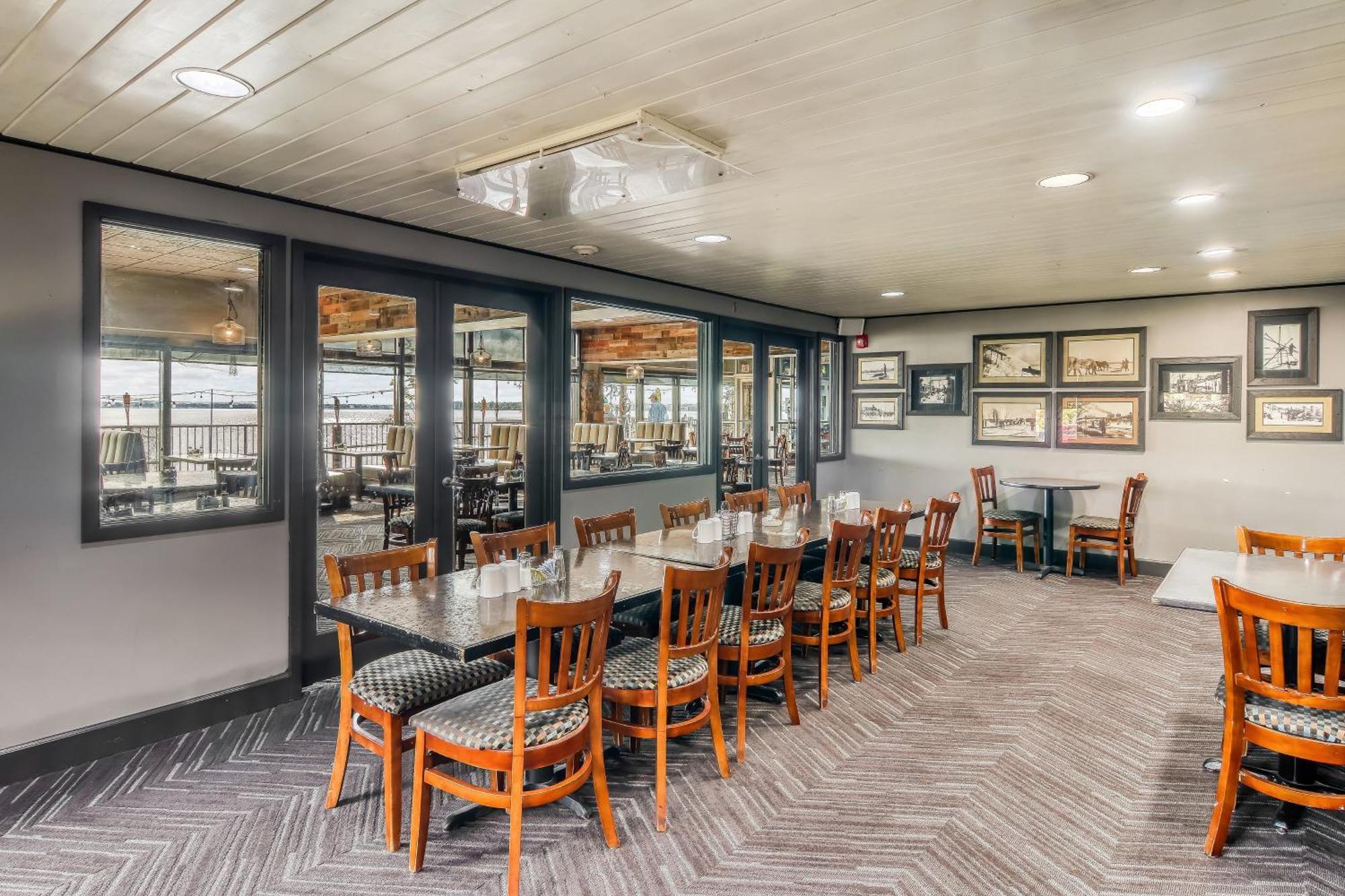 Holiday Inn Detroit Lakes By Ihg Exterior photo