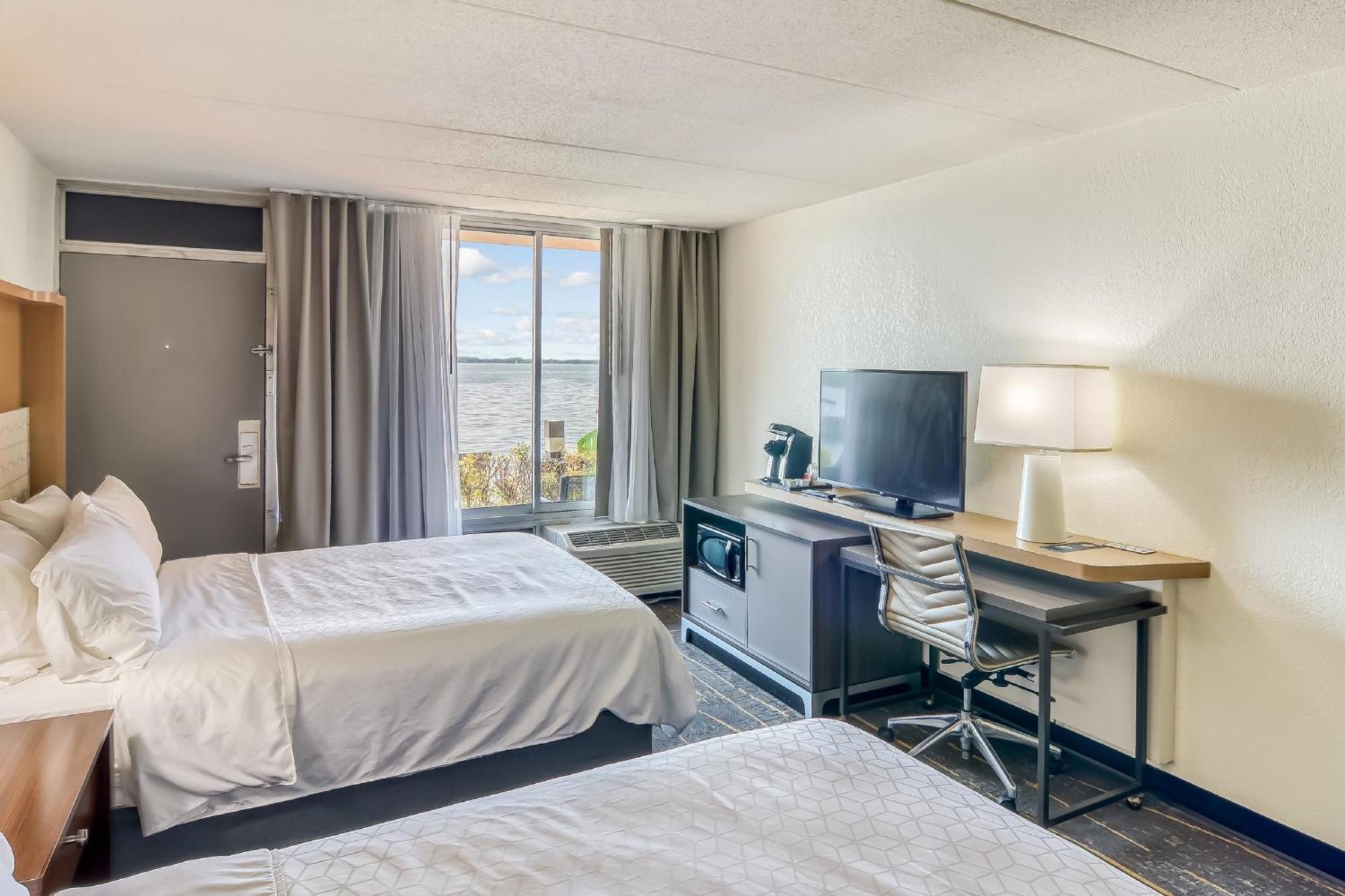Holiday Inn Detroit Lakes By Ihg Exterior photo