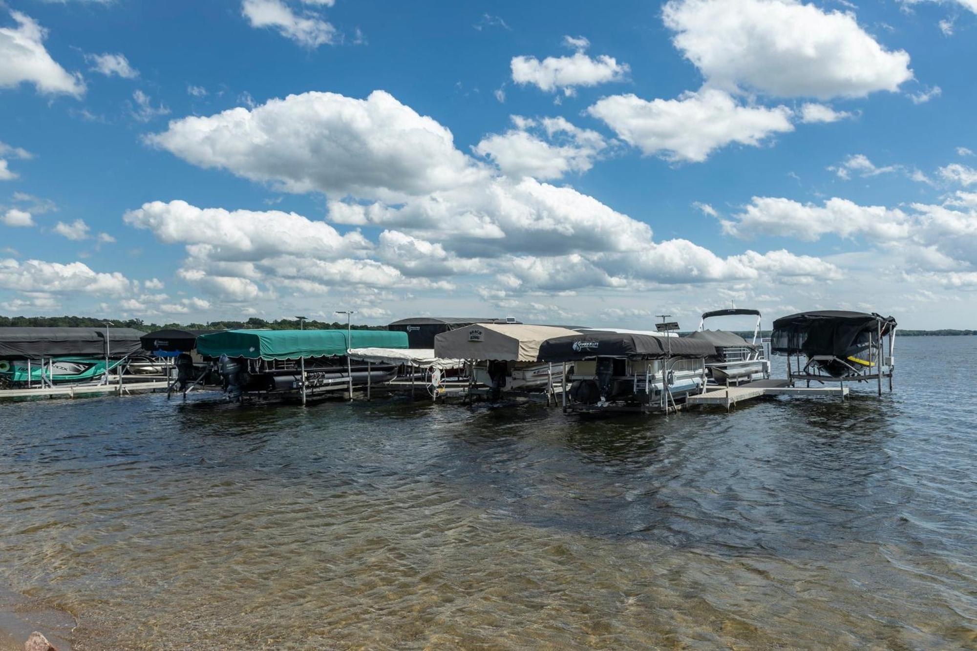 Holiday Inn Detroit Lakes By Ihg Exterior photo